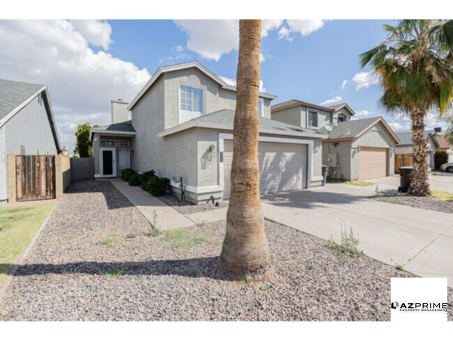 Photo - From The Moment You Arrive, This Gorgeous Remodeled 3/2.5 Peoria Home Captivates With Its Sun-Drench