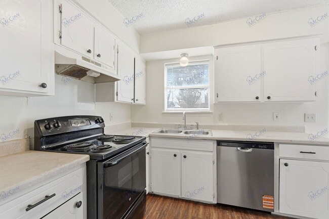 Photo - 3022 Kyle Rd