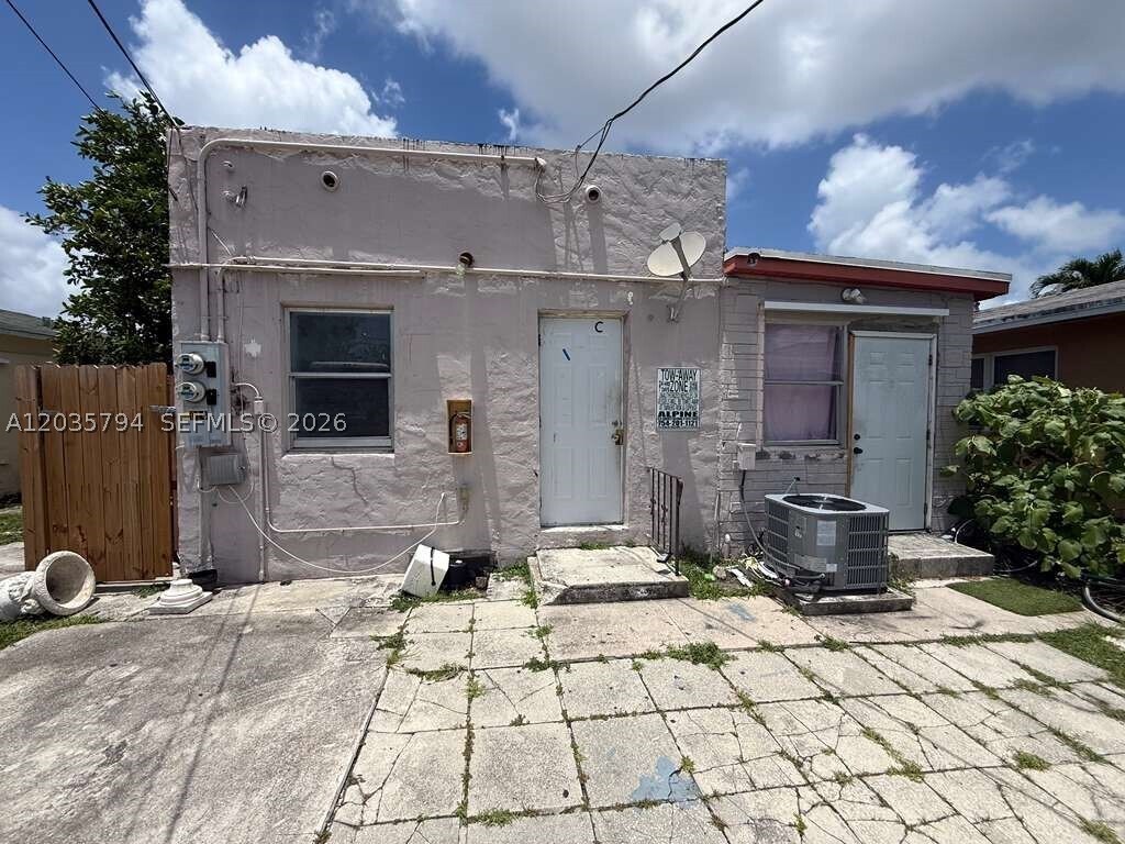 Photo - 2014 Funston St Unit C