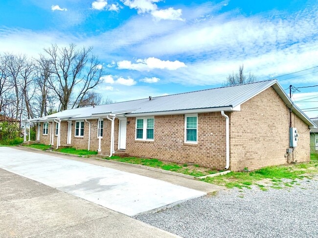 Building Photo - 211 Lexington Dr Unit C Rental