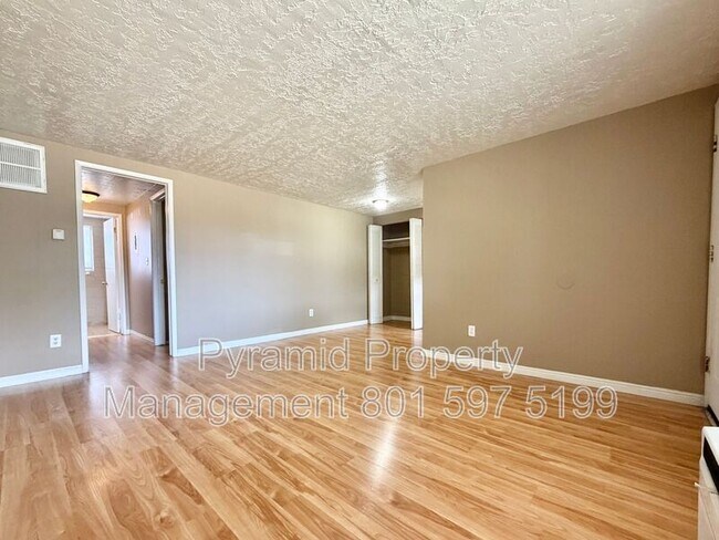 Photo - 805 S Cheyenne St