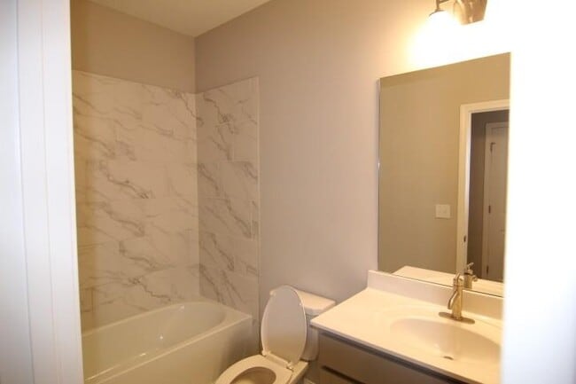 Photo - 501 Stagecoach Bnd SE