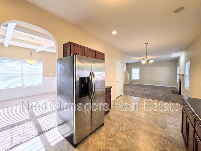 Photo - 389 Roanoke Dr