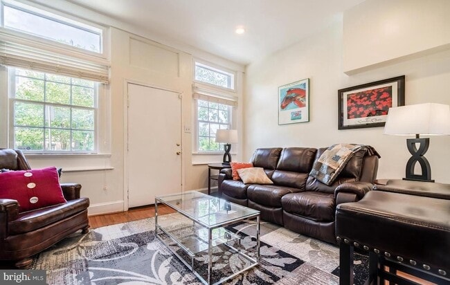 Photo - 1133 D St NE