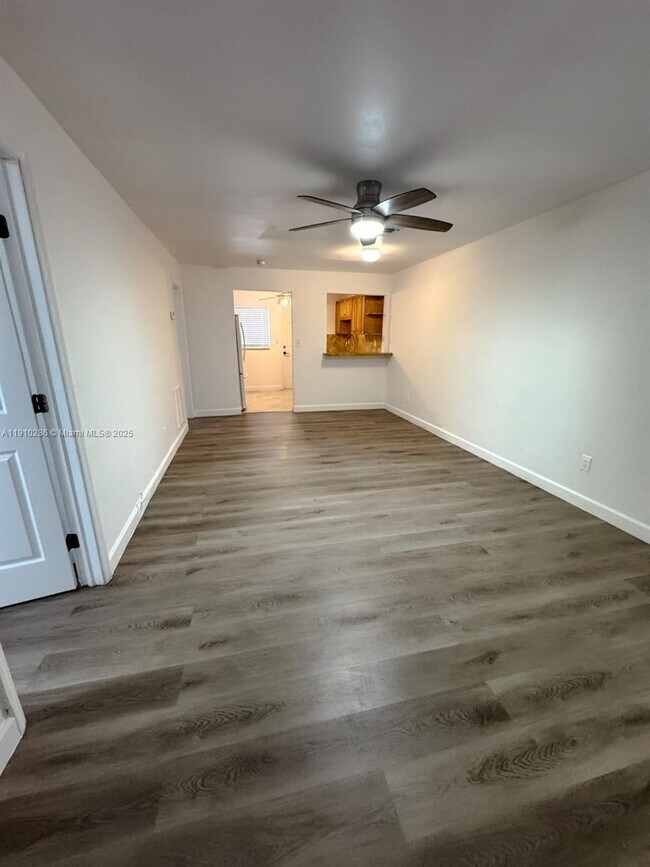 Photo - 1050 SW 30th St