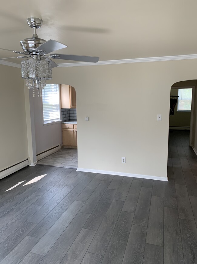 Living room - 157 Burmont Rd Unit 1