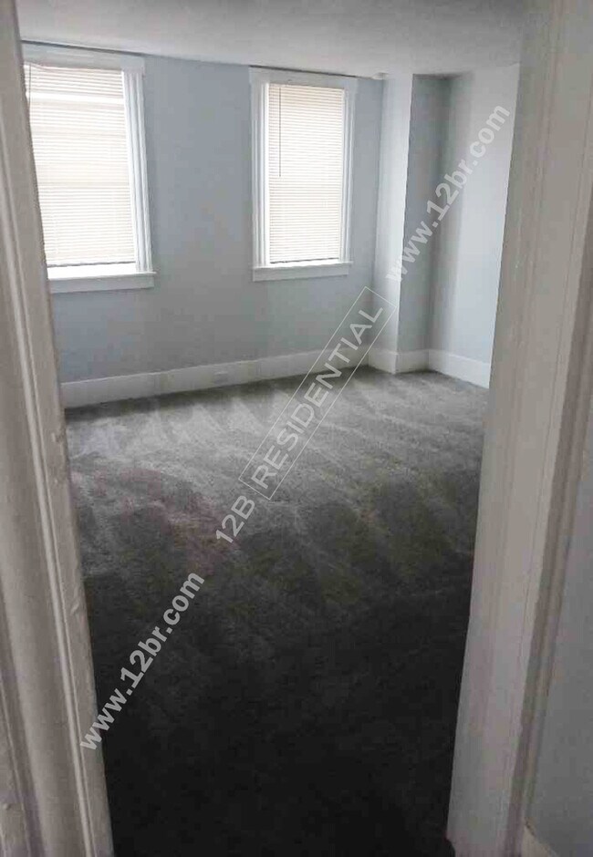 5-Bedroom Home Close to Rockefeller Park