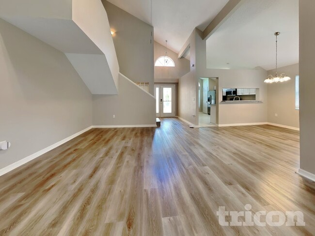 Photo - 528 Little Lake Ct