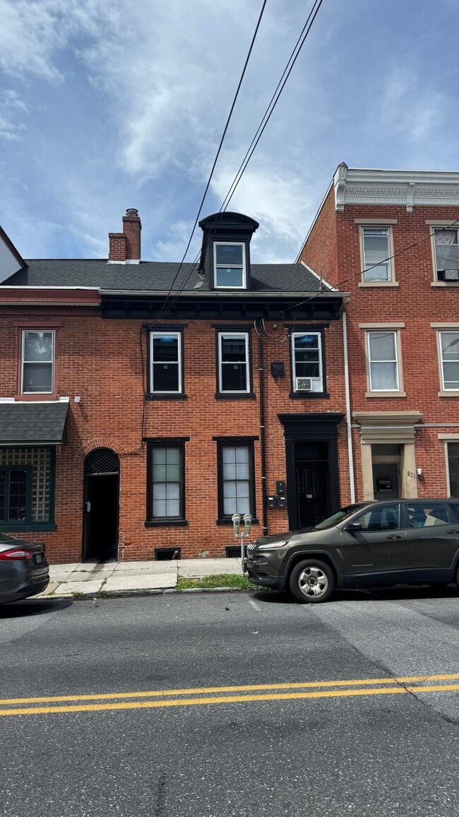 Photo - 823 Chestnut St Unit Apt 2 Rear