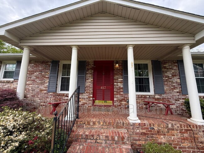 Photo - 413 Harolds Dr NW