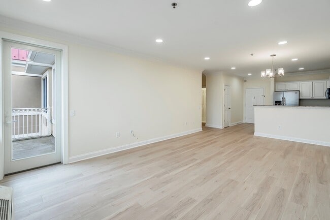 Photo - 30 Constitution Way Unidad 404