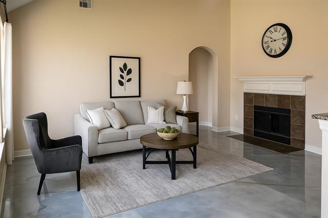 Photo - 2915 Holly Ln