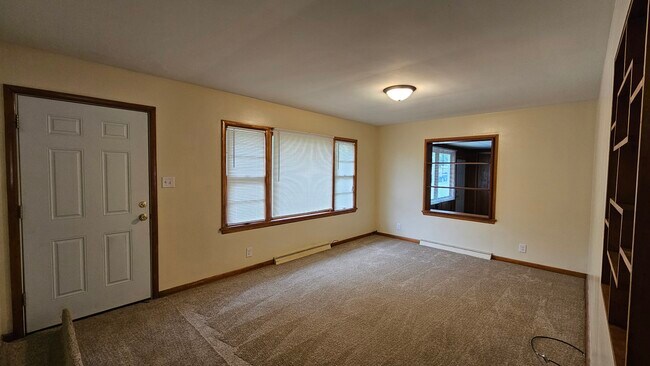 Photo - 570 Wyandot Ave