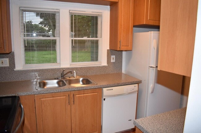 Photo - 940 Bignonia Rd