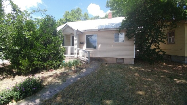 Building Photo - 2 Bedroom 1 Bath- House