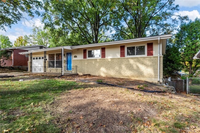 Photo - 2437 Pinehurst Dr