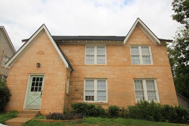 Building Photo - Tour Today! 2 bedroom Rental in Historical Charnwood District, Tyler Tx!
