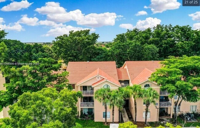 Photo - 10610 SW 158th Ct Unit 305