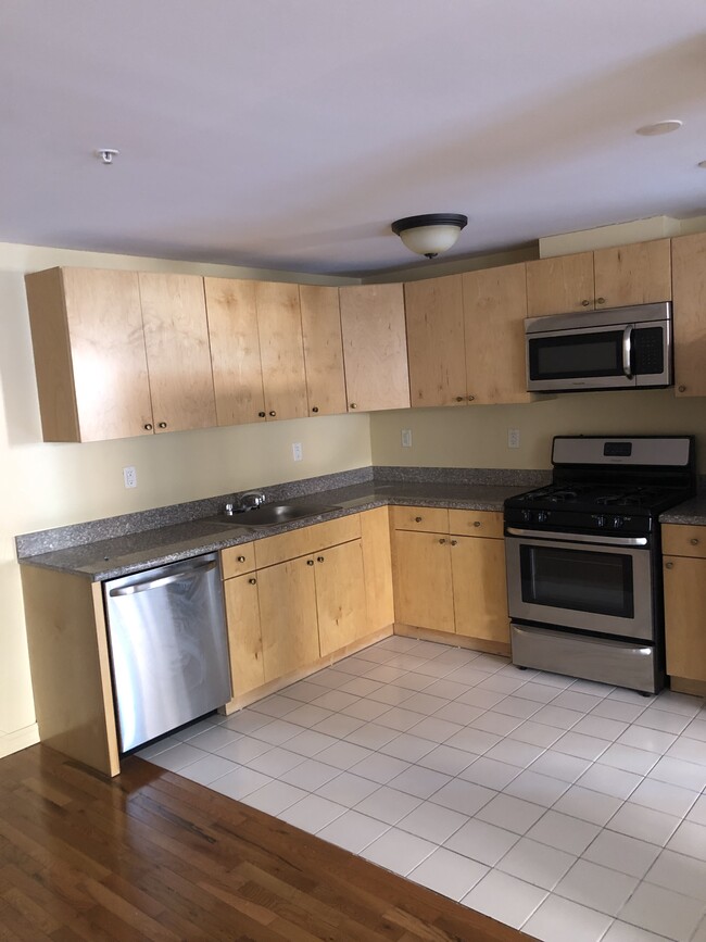 Photo - 14 Brooklyn Ave