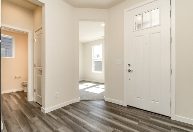 Photo - Scenic Auburn Living with Modern Comfort & Easy Seattle/Tacoma Access