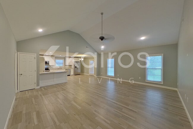 Photo - 162 Eastwood Ln