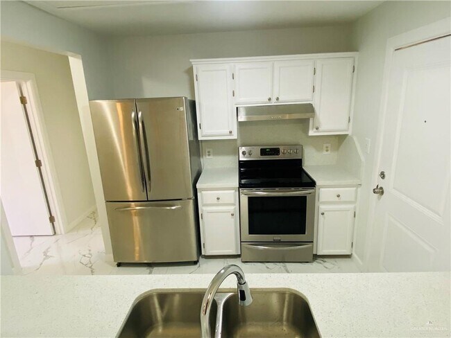 Photo - 13 E Laurel St