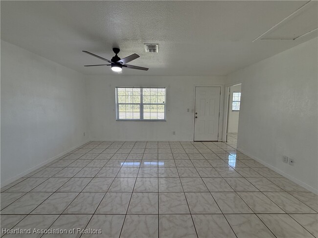 Photo - 618 Lake Groves Rd NW