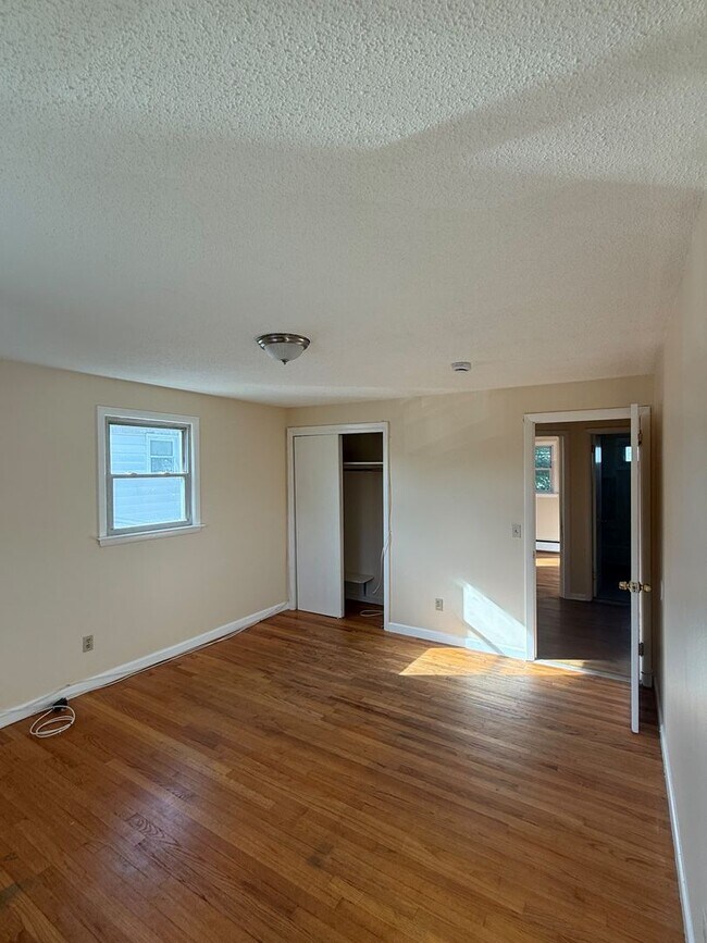 161 W Spring St