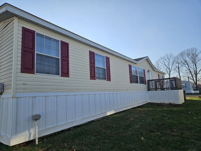 Photo - 45 Lynnwood Cir