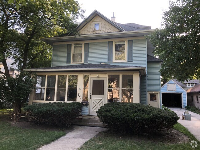 Building Photo - The Hodge House