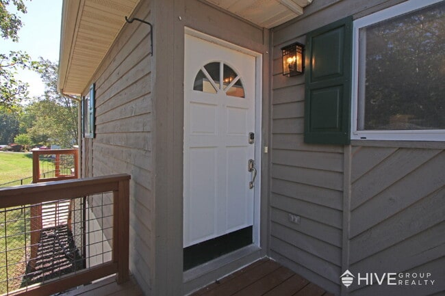 Photo - Bright and Spacious Home with a Fantastic ...