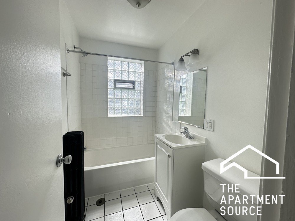 Photo - 4758 N Maplewood Ave Unit 211