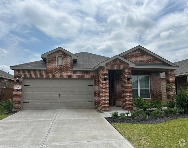 Building Photo - 910 Whispering Winds Dr Rental