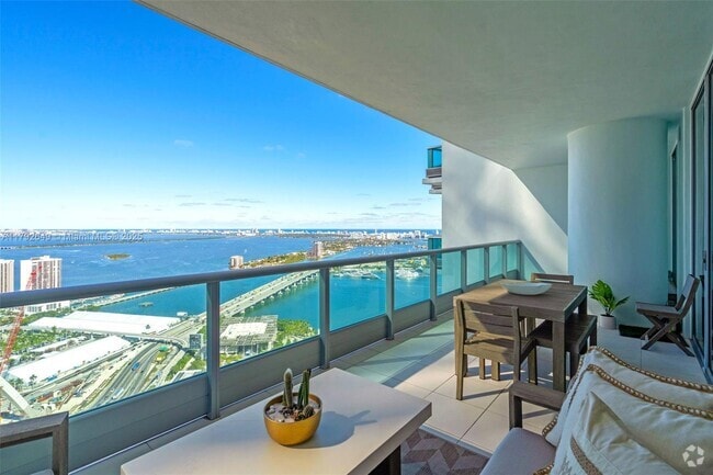 Building Photo - 900 Biscayne Blvd Unit 5208 Rental
