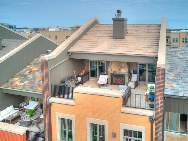 Photo - 115 NE 3rd St