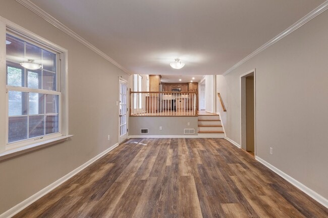 Photo - Very Spacious 4bd/3.5ba Brookhaven Home w/ 2 Car Garage and Fenced-In Backyard!!
