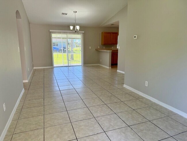Photo - 18-Month Lease at $1,425 / 12-Month Lease ...