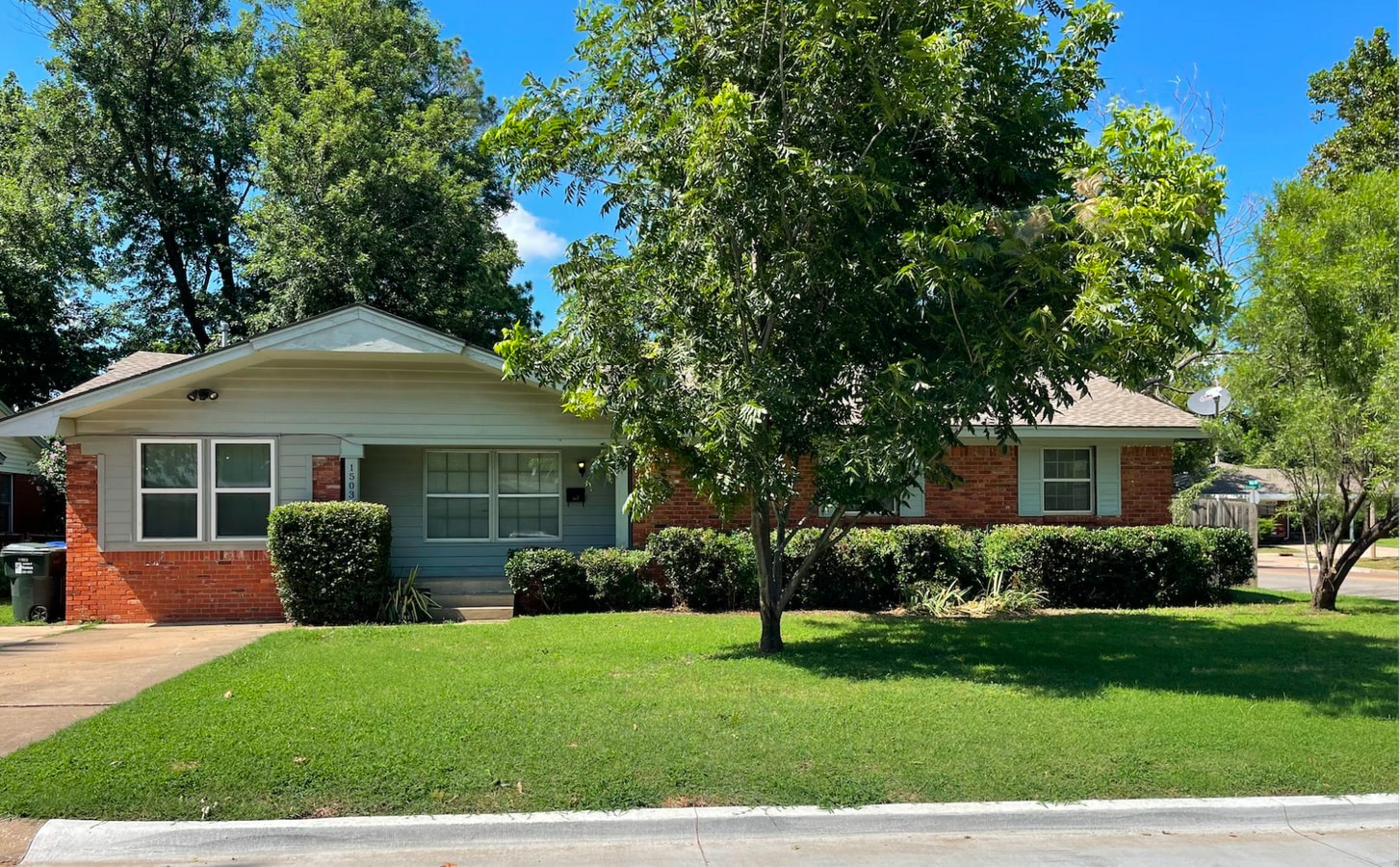 Photo - 1503 Oakwood Dr