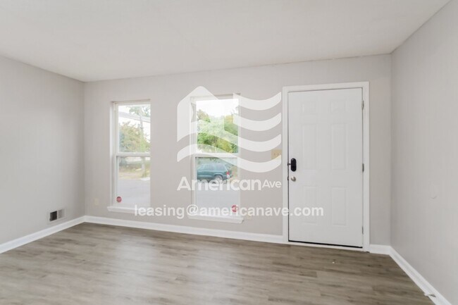 Photo - 2116 Griffiths Ave