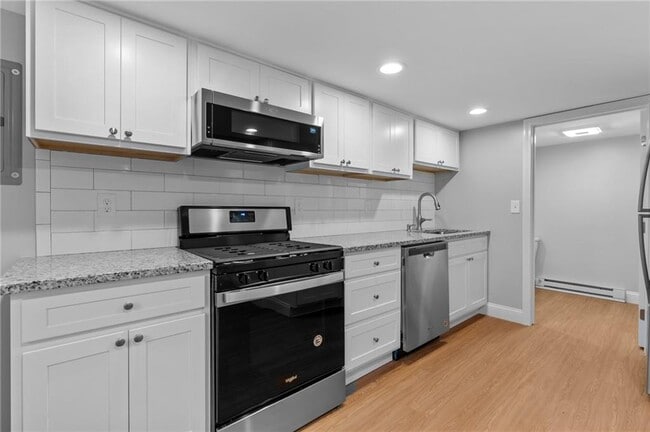 Photo - 376 Arnolds Neck Dr