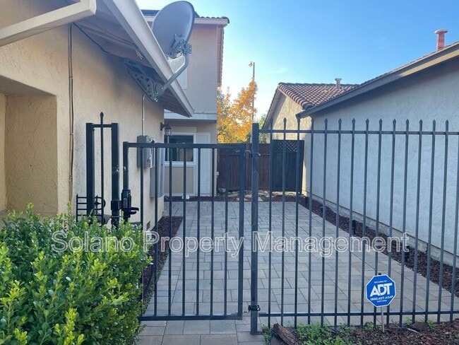 Photo - 2737 Almondwood Way