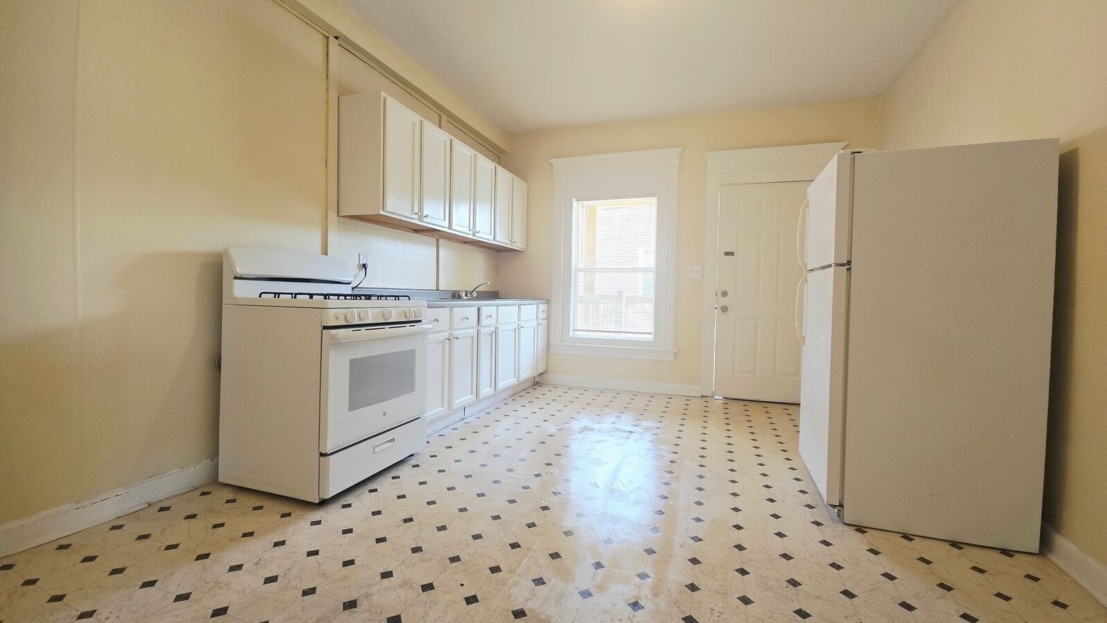 301-303 N Longwood St - 301-303 N Longwood St Unit 301-B