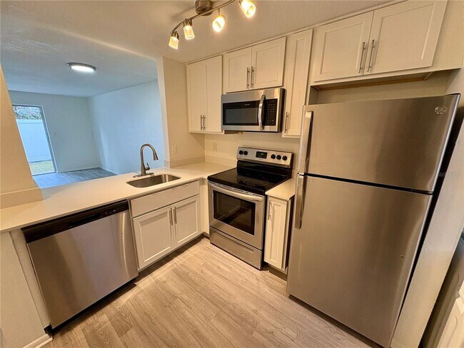 Photo - 308 57th Ave Dr E