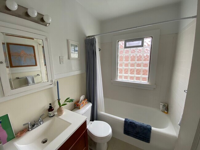 Bathroom w big tub natural light - 925 Nassau St