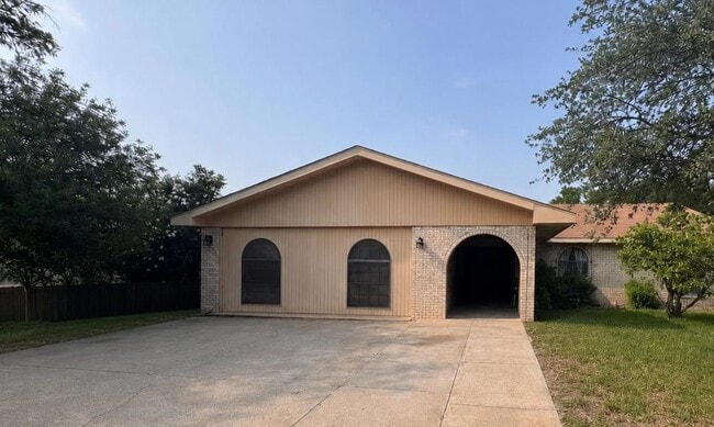 Building Photo - 106 Florida St