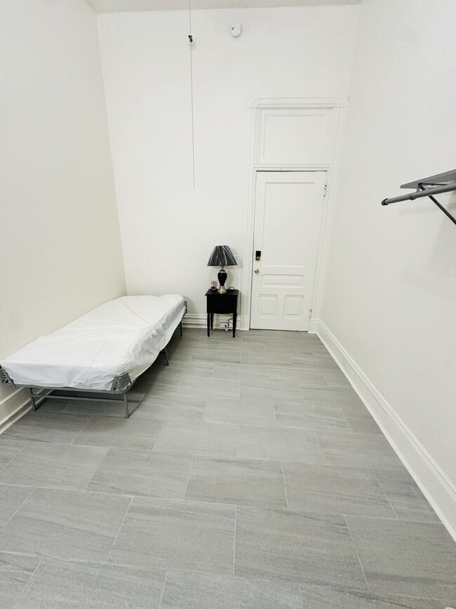 Photo - Newly Remodeled SRO – Historic Gaslamp Quarter Unit 17