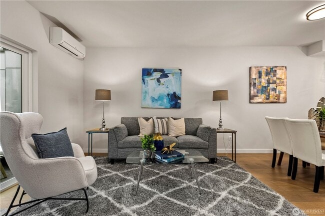 Photo - 105 NW 39th St