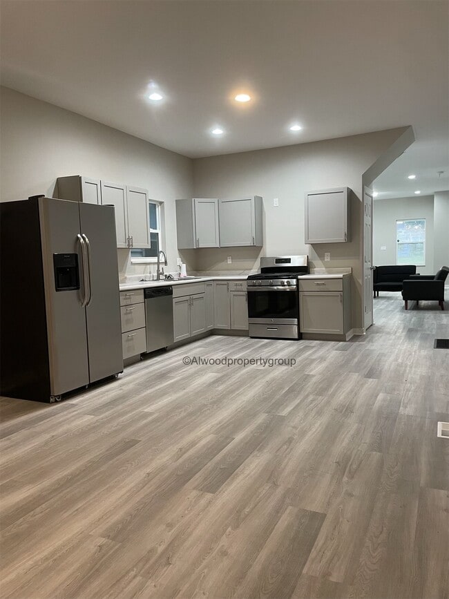 Photo - 1021 S State Ave