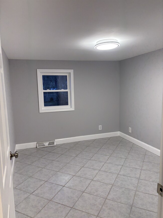 Photo - 121 School St