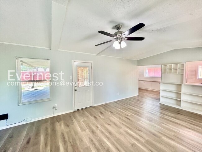 Photo - Spacious 4 Bed, 2 Bath Home with Fenced Yard & Carport / Available Now!
